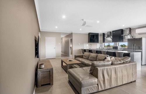 Upper Coomera Casa | Gana By Khove Summary