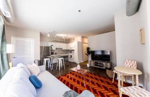 DeBaliviere Place Apartamento | Garage Parking Central West End near Hospitals