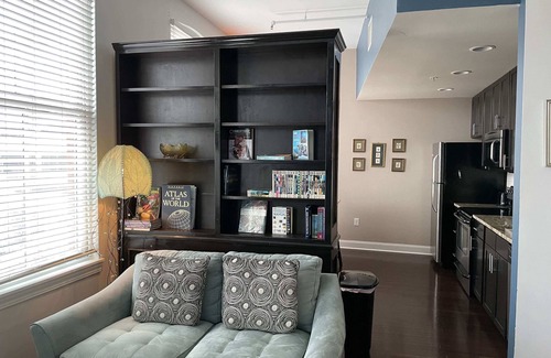 Downtown Knoxville Apartamento | La mejor vista para pasar por alto Market Square Stage y la excelente ubicación en el centro de la ciudad.