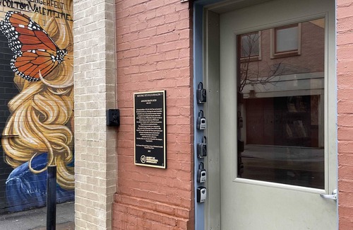 Downtown Knoxville Apartamento | La mejor vista para pasar por alto Market Square Stage y la excelente ubicación en el centro de la ciudad.