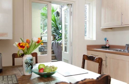 Larkhall Apartamento | Garden Apartment in a Georgian Town House in London