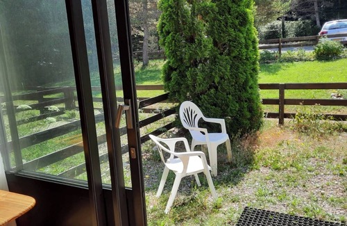 Ancelle Apartamento | Garden apartment in the mountains. Quiet residence with green space.