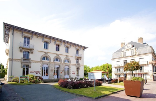 Luxeuil-les-Bains Casa | Garden city Luxeuil (Ex Le Métropole et Les Thermes)