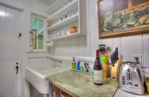 Laurel Park Cabaña | Garden Cottage, Casa de vacaciones actualizada de 1940, ¡Habitación impresionante de Carolina!