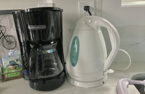 Chilliwack Casa | Garden House King bed Near Hwy1/ Fishing/ Heritage Park / Coliseum