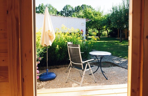 Ornbau Apartamento | Garden house red with one bedroom