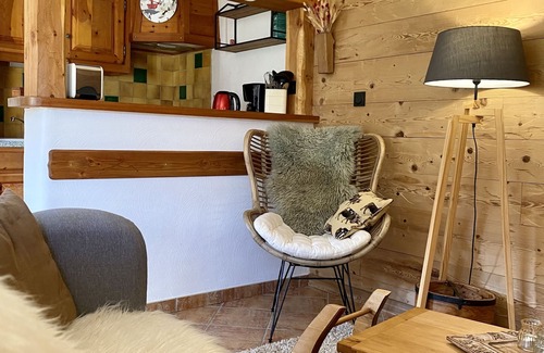 Molines-en-Queyras Apartamento | ALQUILER PLANTA BAJA DE CHALET EN EL CORAZÓN DEL PUEBLO DE MOLINES EN QUEYRAS4 Pers