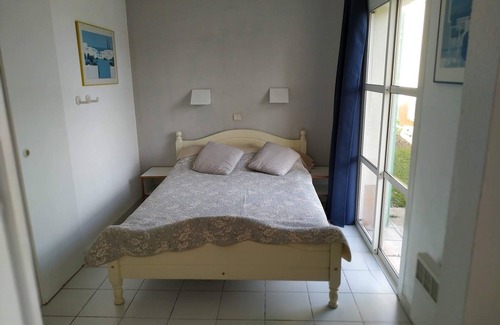 Cap Esterel Villa | Nivel jardín con vista al mar para 6 personas