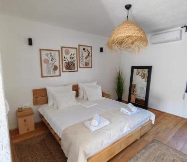 Banja Luka Apartamento | Garden Relax Bungalow "Deluxe Hotel Rooms, Pool, Parking"