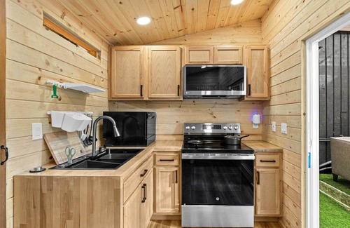 Silver Lake Casa | Suite Jardín en 3D Forest – con Jacuzzi, Sauna y Juegos