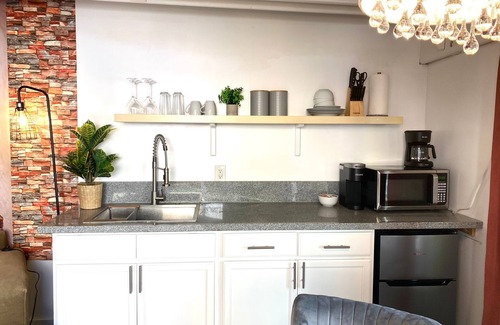 Gardena Cabaña | Garden Suite in Gardena - 10 min to Beach and LAX