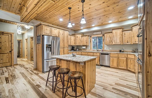 Garden Valley Cabina | Garden Valley Cabin w/ Loft & Large Deck!