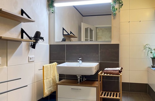 Madfeld Apartamento | Apartamento moderno en Madfeld con jardín privado