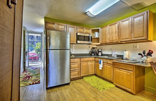 Historic Kailua Village Condominio | Garden View Studio - Kona Islander Inn Condos Condo by RedAwning