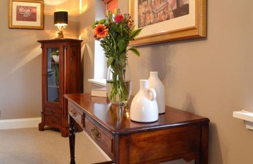 Montrose Casa | Gardener's Cottage