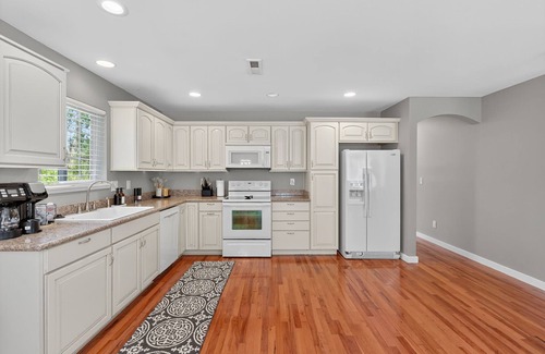 Whitford Casa | GardenHome Getaway, Near Golf & Wine Country