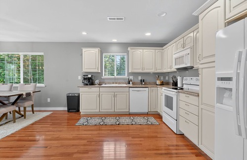 Whitford Casa | GardenHome Getaway, Near Golf & Wine Country