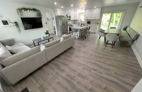 Salem Casa | Gardner Lake 2 Queen/1King/2 Bath/Laundry- Private