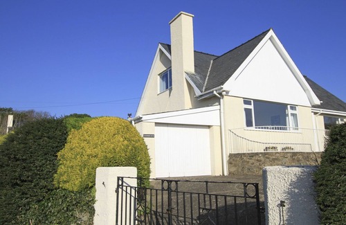 Llanfair Cabaña | Garnedd Lwyd