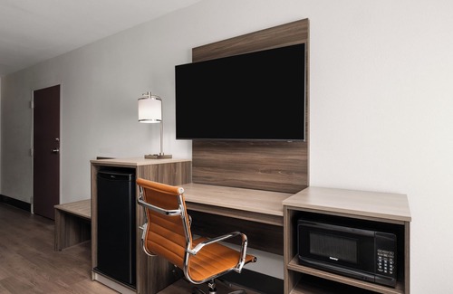 Augusta Hotel | Garner Hotel August West by IHG