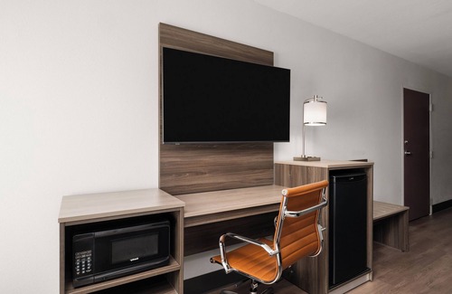 Augusta Hotel | Garner Hotel August West by IHG