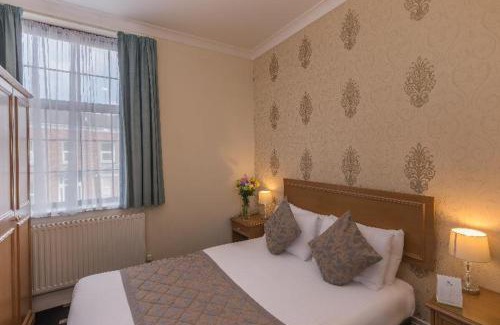 Acocks Green Hotel | Garner Hotel Birmingham South East by IHG