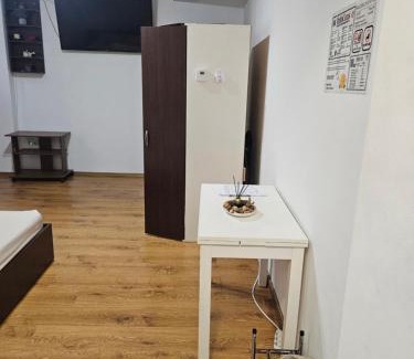 Sector 4 Apartamento | Garsoniera - 1 minut de Metrou Dimitrie Leonida