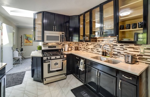 Miller Beach Cabaña | Gary Cottage w/ Outdoor Dining Areas - Near Beach!