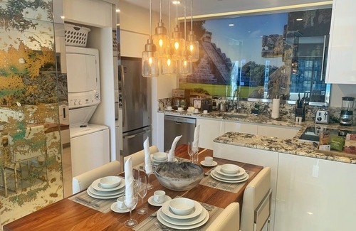 Centro de Cancún Complejo | Garza Blanca 5 Star Resort Cancun: Dec 21 - 28, 2024 Tropical Holiday Vacation