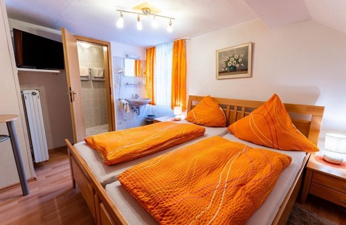 Treis-Karden Casa | Gasthaus Gräf - double room, shower, WC