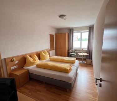 Wackersdorf Casa | Gasthaus & Metzgerei Besenhardt