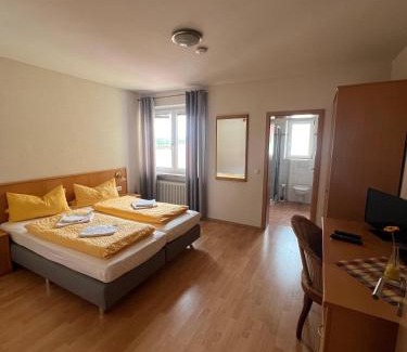 Wackersdorf Casa | Gasthaus & Metzgerei Besenhardt