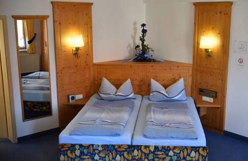 Marktbreit Hotel | Gasthof zum goldenen Schiff