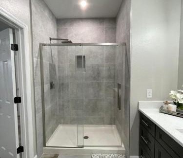 West Kissimmee Casa | Gated 3BR 3BA Townhome Near Disney w Pool and Gym