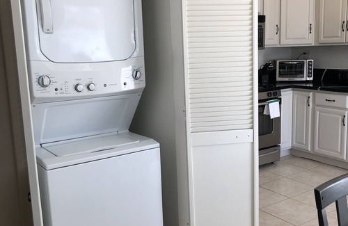 North Hollywood Casa | Gated Family Home in NOHO