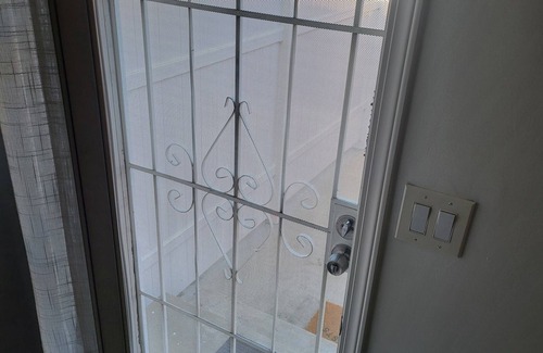 North Hollywood Casa | Gated Family Home in NOHO