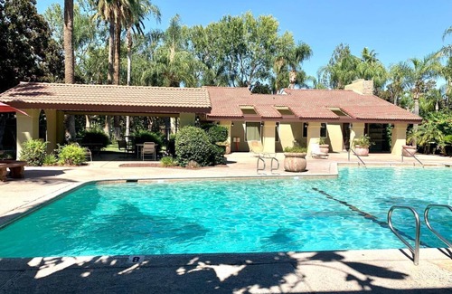 Downtown Condominio | Gated, Private, Safe, Clean Upstairs Condo-Hospitals Nearby