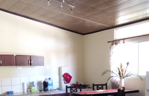 San Isidro de Grecia Casa | Gated, Year round springon Poas Mountain, new American owned nature lodge