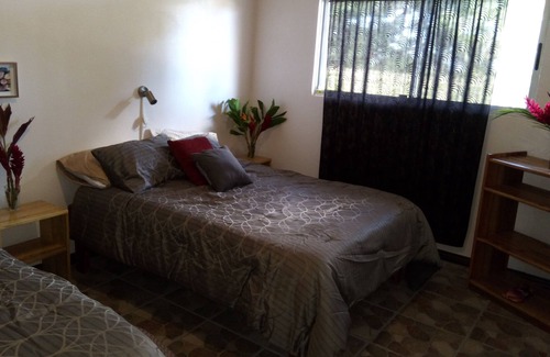 San Isidro de Grecia Casa | Gated, Year round springon Poas Mountain, new American owned nature lodge