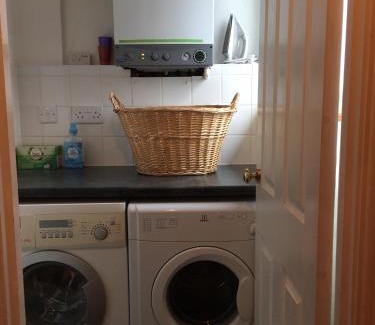 Dinas Apartamento | Gatekeepers Lodge @ Plas Dinas