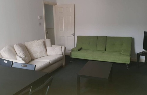 Birtley Casa | Gateshead's Amethyst 3 Bedroom Apt, Sleeps 6 Guest