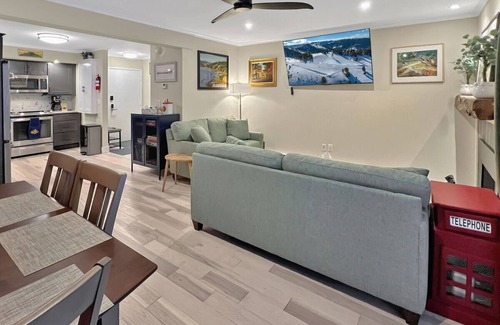 Mendon Condominio | Gateway Condominiums A10, a spacious 2-bedroom retreat in Mendon, Vermont, for up to 6 guests.