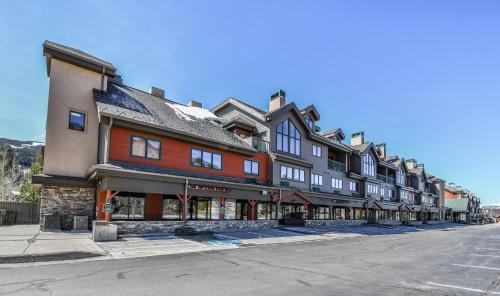 Mountain House Casa | Gateway Lodge 5073 by SummitCove Lodging