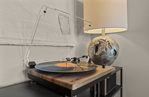 Bryson City Cabina | Gather for Thanksgiving! Mountain Views, Hot Tub & Family Game Room