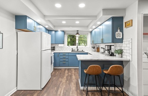 Wisconsin Dells Villa | Gather the Fam! Close to everything, Home Theater, 2 Kitchens, 2 Living Rooms!