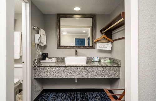 Gainesville Hotel | Gator Town Inn