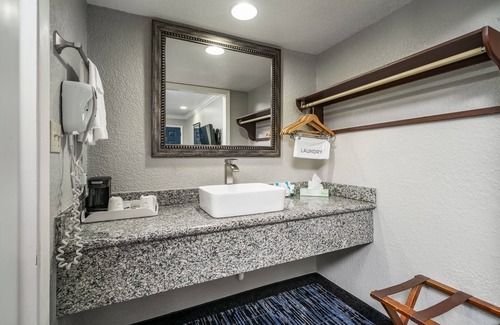 Gainesville Hotel | Gator Town Inn