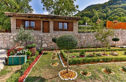 Karuc Casa | Gazdinstvo Guvno