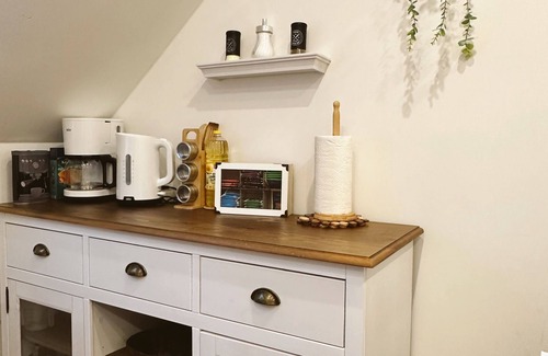 Wolfsbach Apartamento | Gemütliche 2-stöckige Ferienwohnung 3 Minuten von der Autobahn!