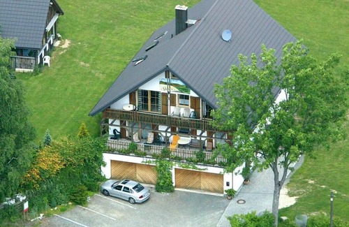 Stammbach Apartamento | Gemütliche Ferienwohnung (63qm) mit Baby- und Kleinkindaustattung
